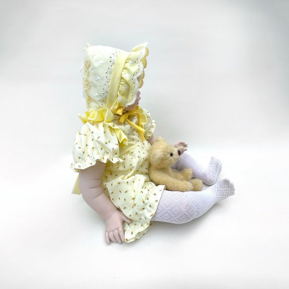 Vintage 1991 Cindy Marschner 20" Reproduction 'Angel Love' Porcelain Doll & Bear - Picture 6 of 14